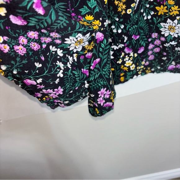 5/$25 Old Navy Women’s Medium Floral Print Spaghetti Strap Romper Cottagecore - Picture 7 of 9